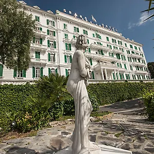 4* Hotel Grand & Des